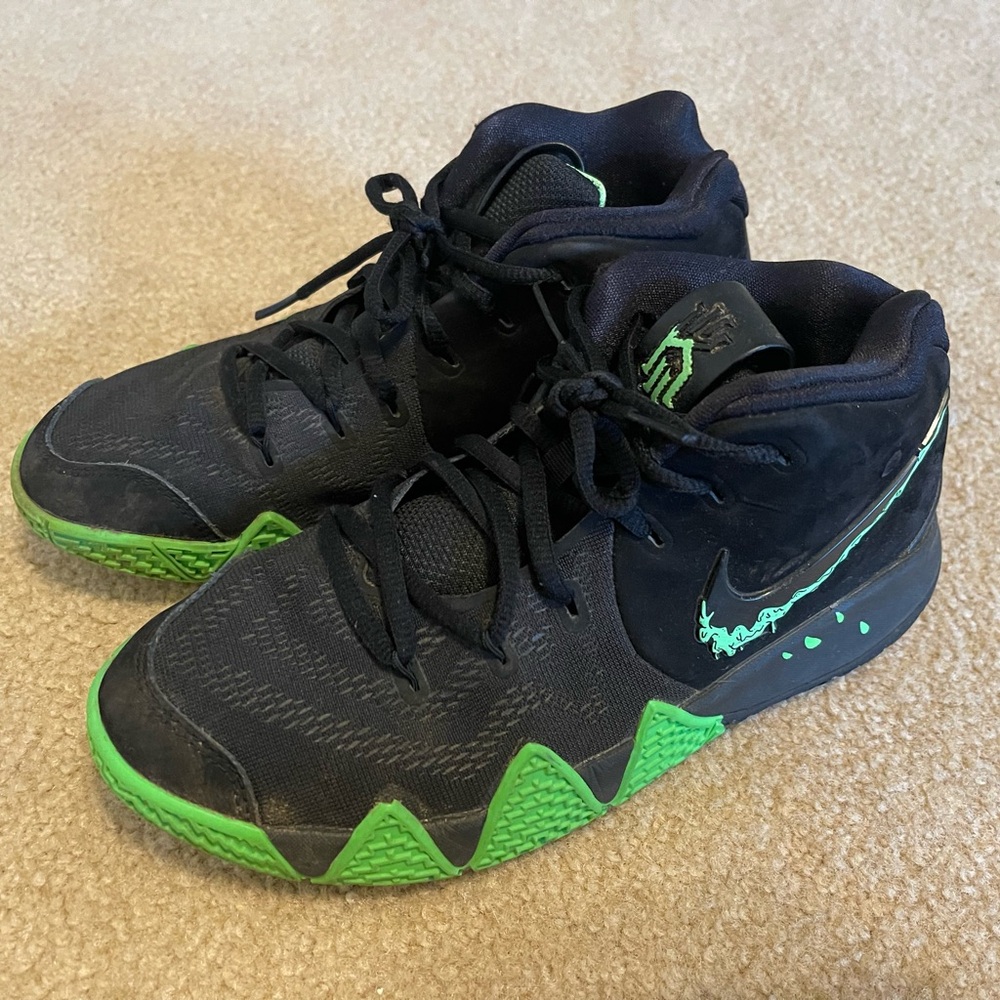 Nike Kyrie 4 Halloween Youth Size 5 2018